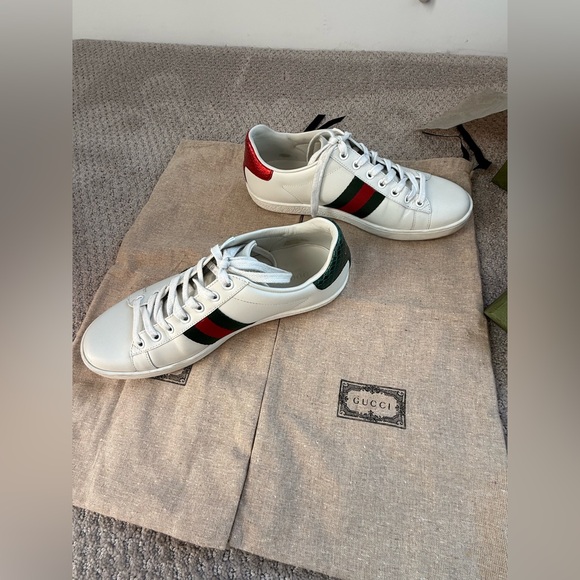 Gucci New Ace Sneakers with Red and Green Stripes - Picture 4 of 14
